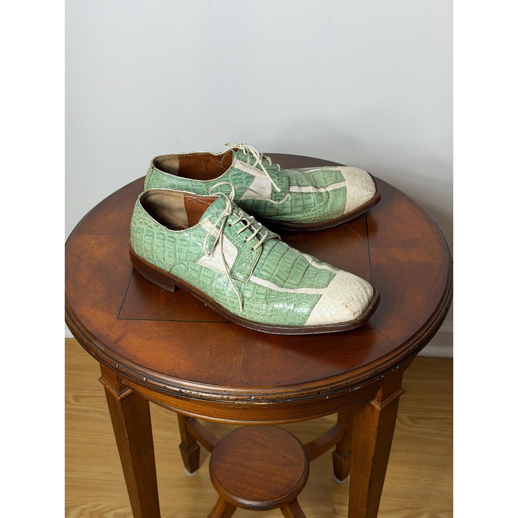 1990s Matteo & Massimo Alligator Shoes In Pistachio Green And White Size 13